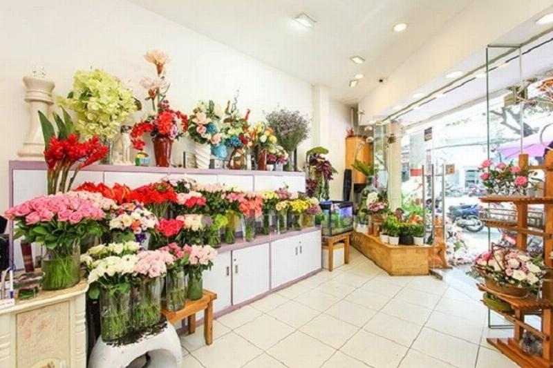 Chọn Và Bảo Quản Hoa Tulip: Bí Quyết Giữ Hoa Tươi Lâu Hơn