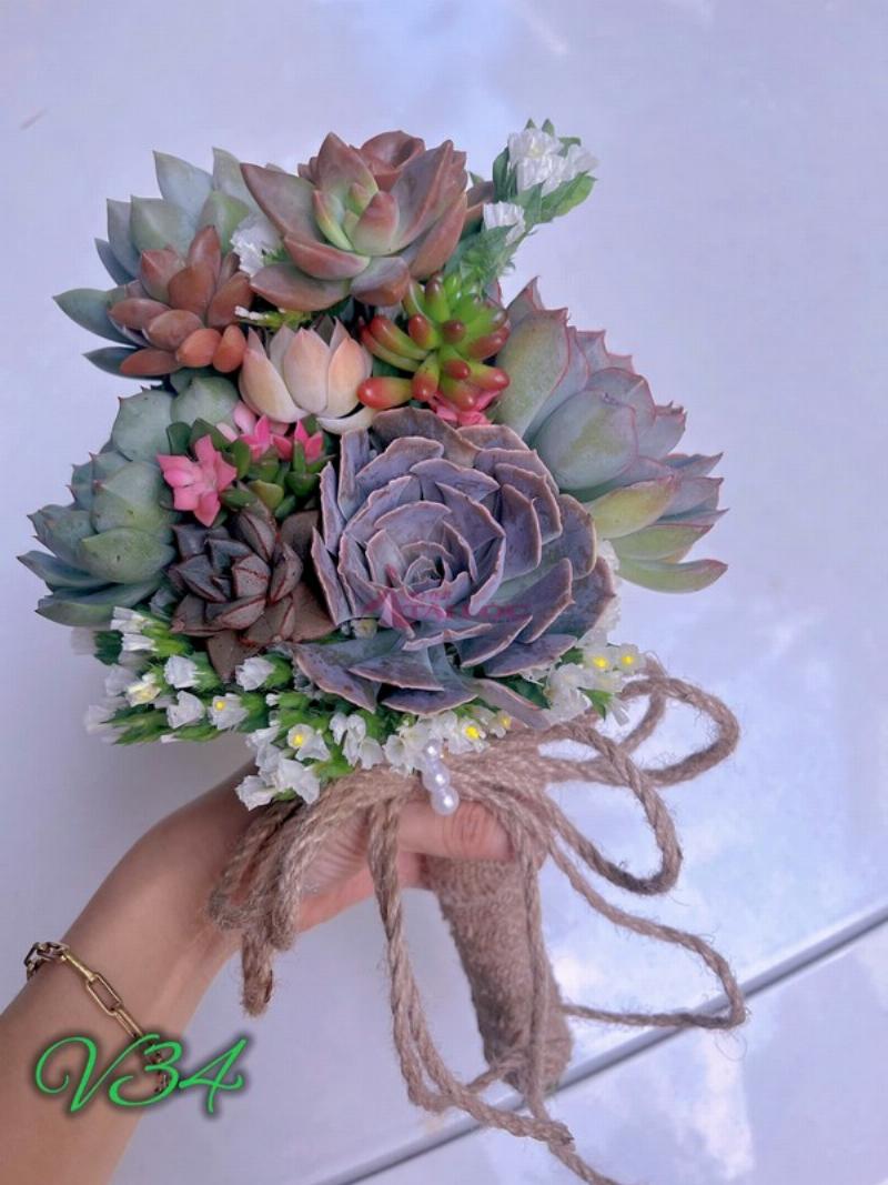 Bó hoa cưới cầm tay đơn giản làm từ hoa baby trắng tinh khôi, nhẹ nhàng và lãng mạn cho cô dâu trong ngày trọng đại