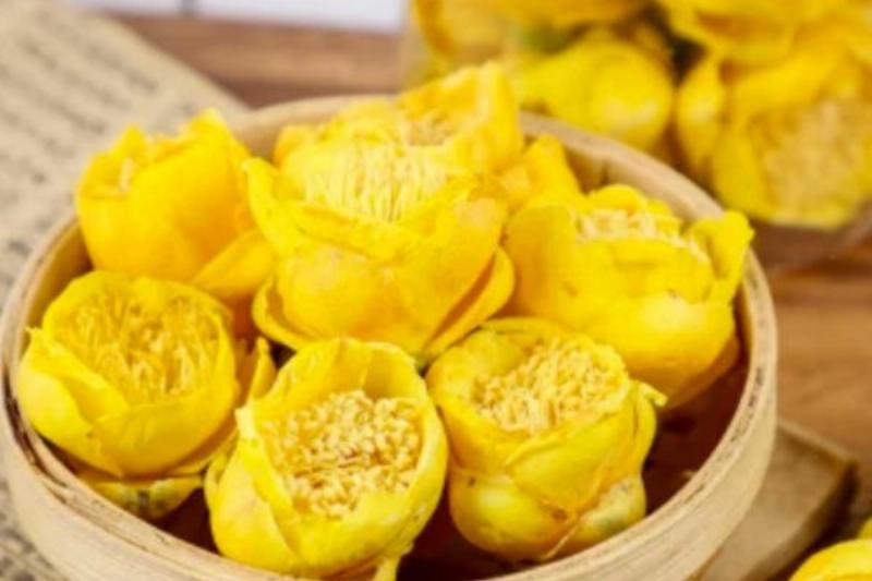 Kết hợp hoa vàng với các loại hoa khác