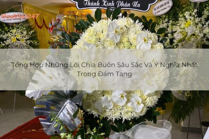 Hình ảnh hoa người mất được đặt trang trọng trong không gian tang lễ, thể hiện vai trò an ủi, sẻ chia và tưởng nhớ