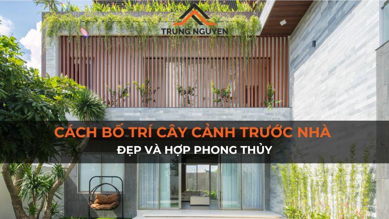 Canh quan mot ban cong duoc bo tri cac loai cay phong thuy hop ly va tham my