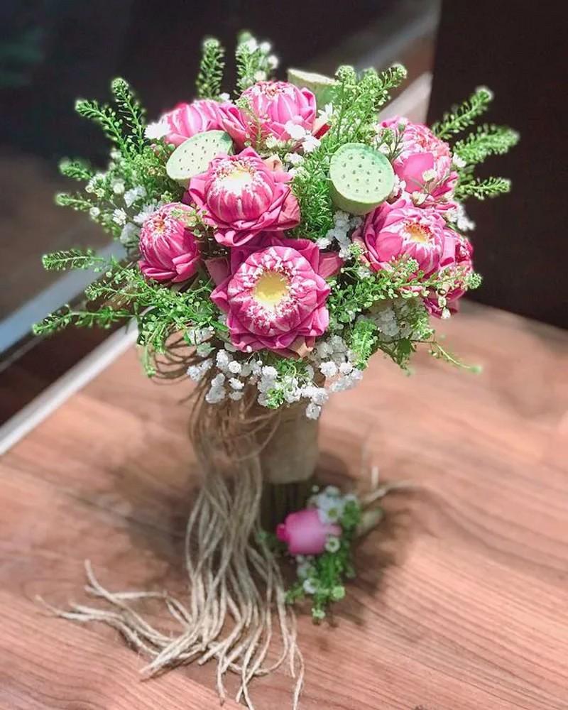 Giải đáp thắc mắc về chi phí, độ bền và màu sắc hoa calla lily cho đám cưới