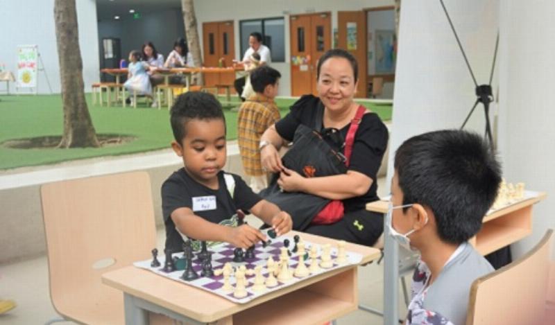 Sự phát triển tâm lý của nhân vật trong Thời Gian Và Anh Vừa Hay Đúng Lúc tập 7