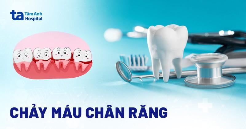 Hình ảnh một người đang súc miệng bằng nước muối, hoặc thoa thuốc nhẹ nhàng lên môi, minh họa cách chăm sóc vết thương do cắn môi, liên quan đến giải mã cắn vào môi là điềm gì từ góc độ sức khỏe và thực tế.