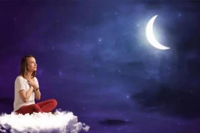 Giấc mơ nằm mơ thấy người thân cho vàng có thể thúc đẩy sự tự trân trọng và giá trị bản thân