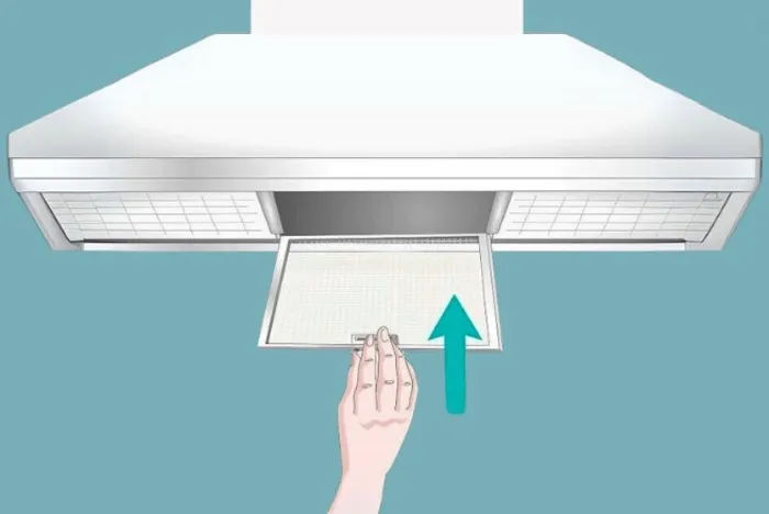 Lắp lại lưới lọc vào đúng khớp và nhấn lẫy cài để cố định sau khi vệ sinh