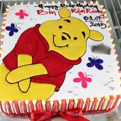 Bánh kem hình gấu Pooh tạo dáng hài hước