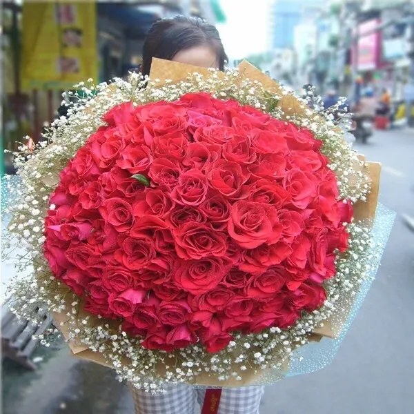 Bó hoa hồng 99 bông lãng mạn