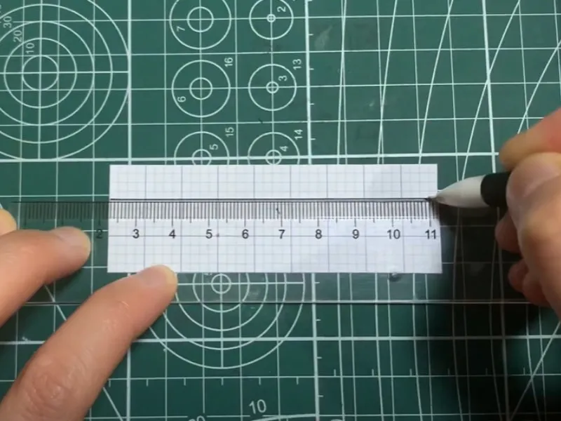 Đo và cắt hình chữ nhật 9x3cm để làm thiệp 3D