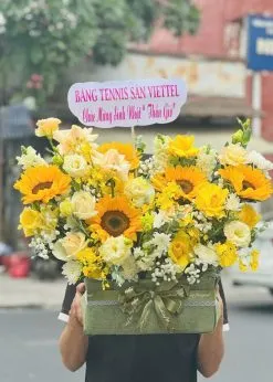 Bó hoa hồng vàng mix baby thể hiện tình cảm chân thành, mẫu hình ảnh hoa sinh nhật bạn trai được yêu thích.