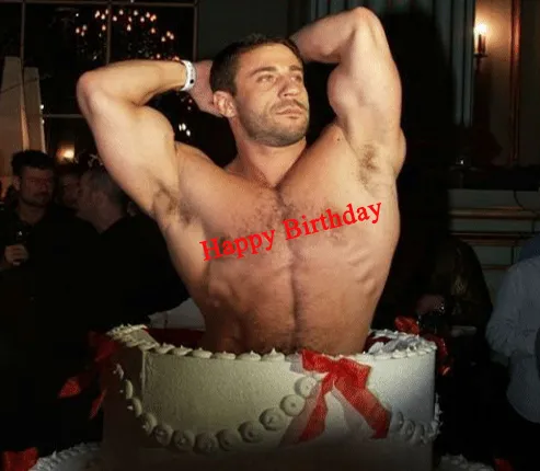 Meme chúc mừng sinh nhật bạn gái với thông điệp &quot;Happy Birthday&quot;