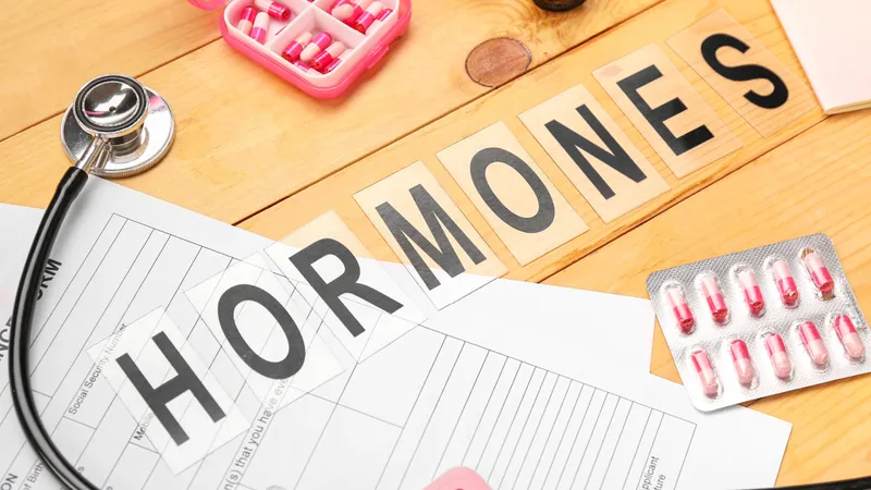 Mất cân bằng hormone ảnh hưởng đến mùi nước tiểu phụ nữ
