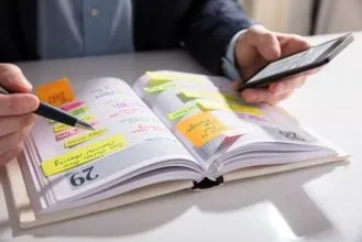 Một cuốn sổ ghi chép làm quà 20/11 ý nghĩa tuy nhỏ nhưng rất thiết thực cho thầy