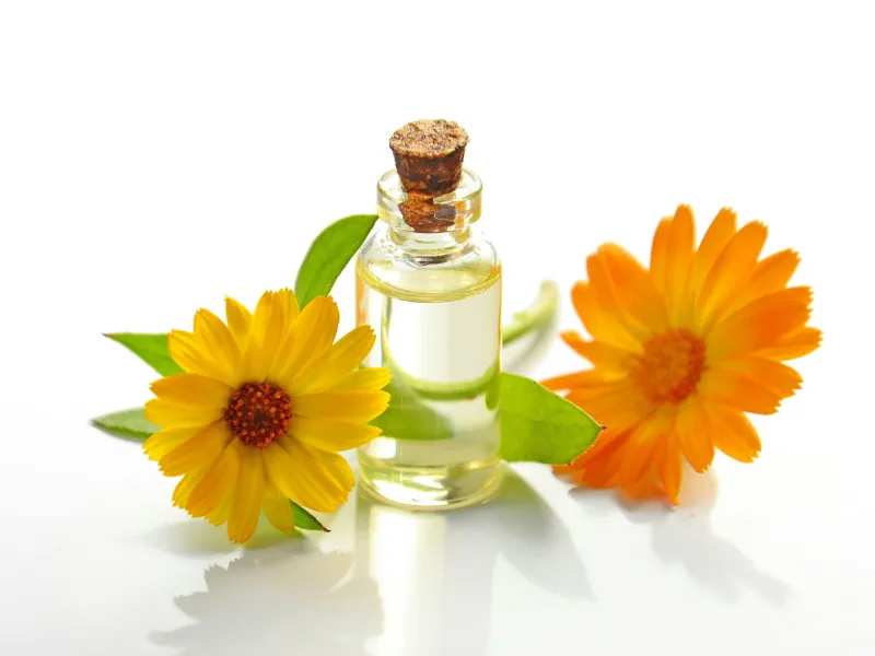 Tinh dầu thơm giúp tạo không gian sống thư giãn, quà tặng sinh nhật mẹ tinh tế