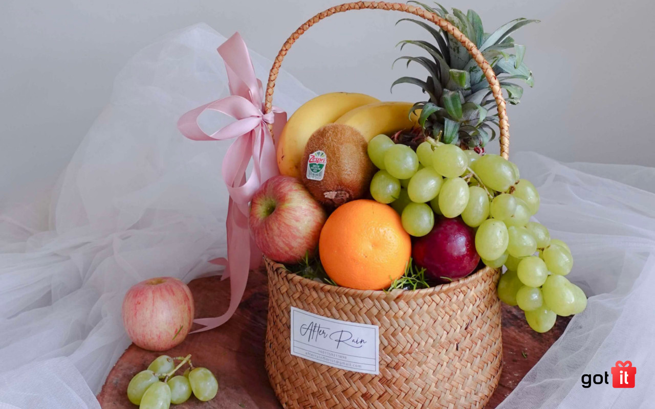 Giỏ quà trái cây mang lời chúc sức khỏe và may mắn