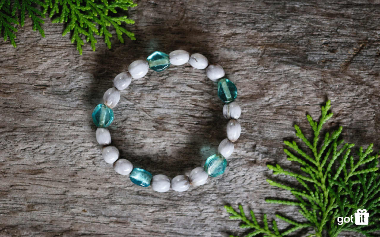 Vòng tay phong thủy tượng trưng cho thịnh vượng và hạnh phúc