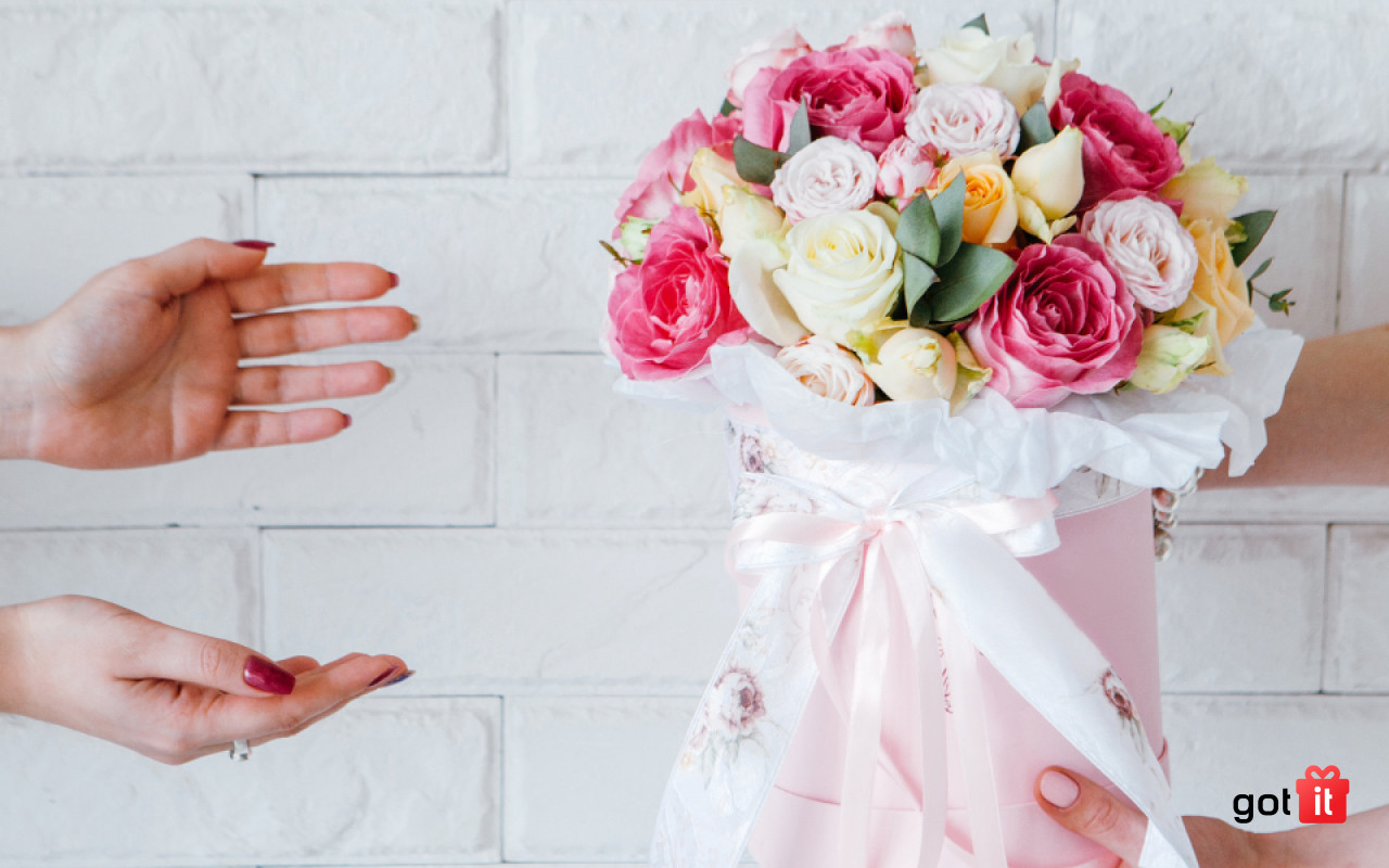 Hoa tươi mang ý nghĩa tích cực cho ngày khai trương cửa hàng