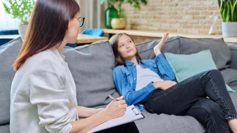 Bác sĩ tâm lý là nghề phù hợp với Song Ngư