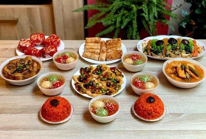 Người ăn chay với nhiều thực phẩm tươi ngon, tốt cho sức khỏe