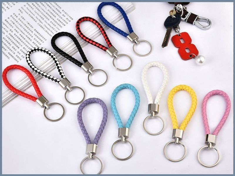 Móc chìa khóa làm quà sinh nhật cho bạn trai mới quen