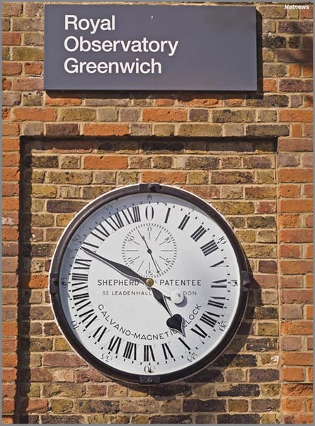 Đồng hồ lịch sử tại Đài Thiên văn Hoàng gia Greenwich, nơi quy định múi giờ gốc GMT